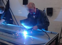 Сварка элементов дверного полотна Сварка
элементов
дверного полотна